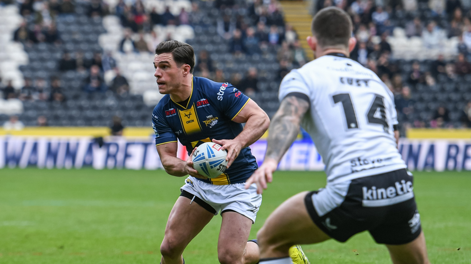 Match Action: Hull FC v Leeds Rhinos
