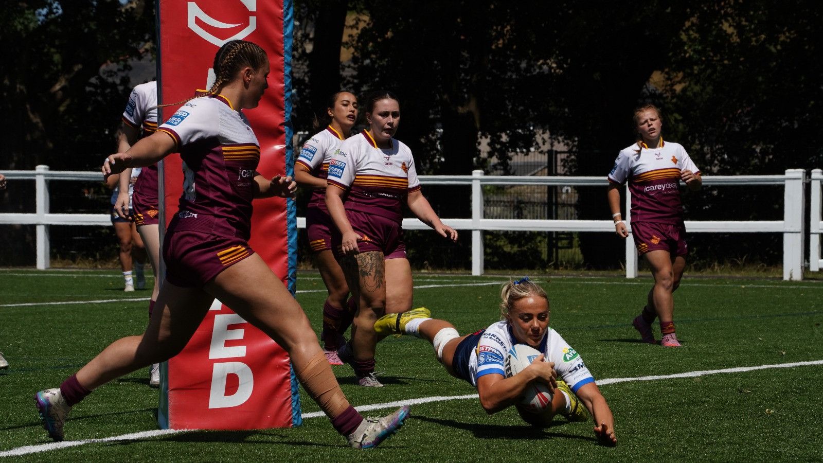 Huddersfield Giants Women 10 Leeds Rhinos Women 46