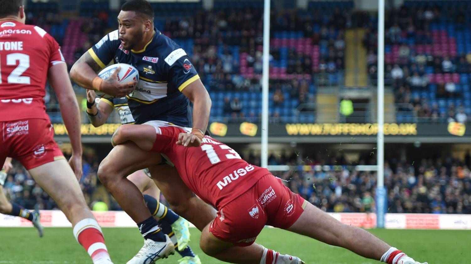 Salford Red Devils 14 Leeds Rhinos 16: 'Gritty' win delights Rohan