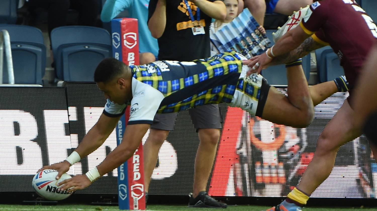 Leeds Rhinos 54 Huddersfield Giants 0