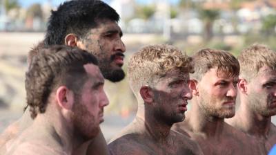 The Rhinos head to the beach!