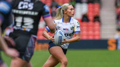 Lacey Owen announces her retirement
